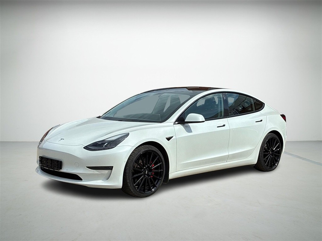 Tesla Model 3 Performance