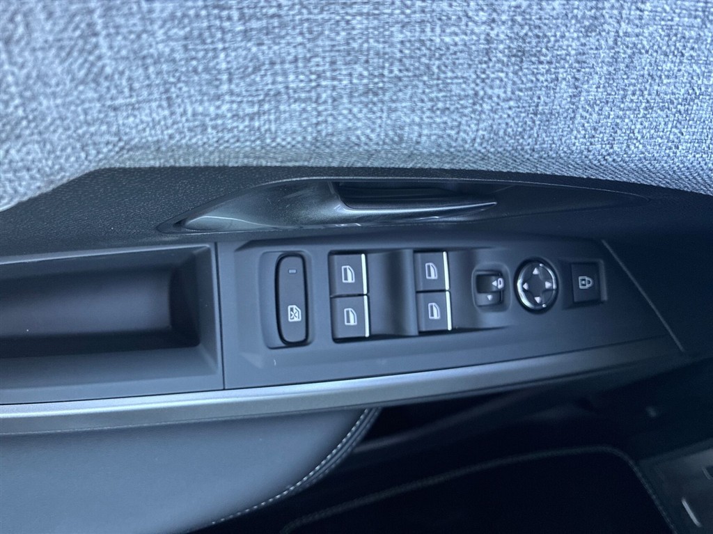 Peugeot e-5008 GT billede 16