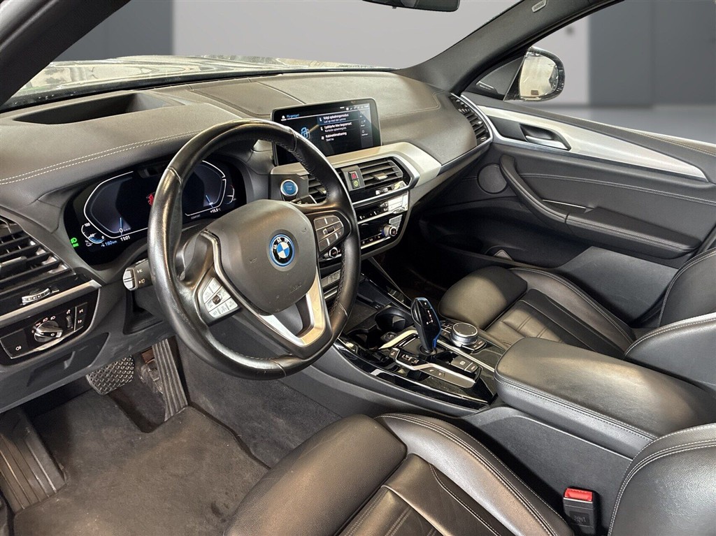 BMW iX3 Charged Plus billede 21