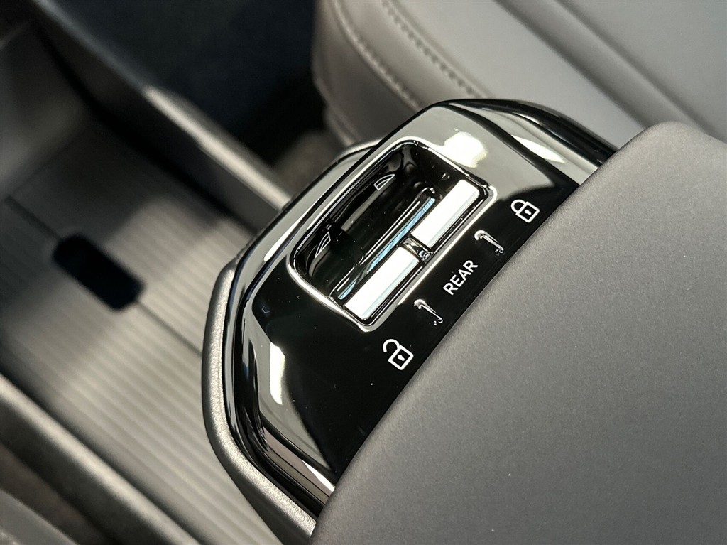 Volvo EX30 Black Edition billede 16