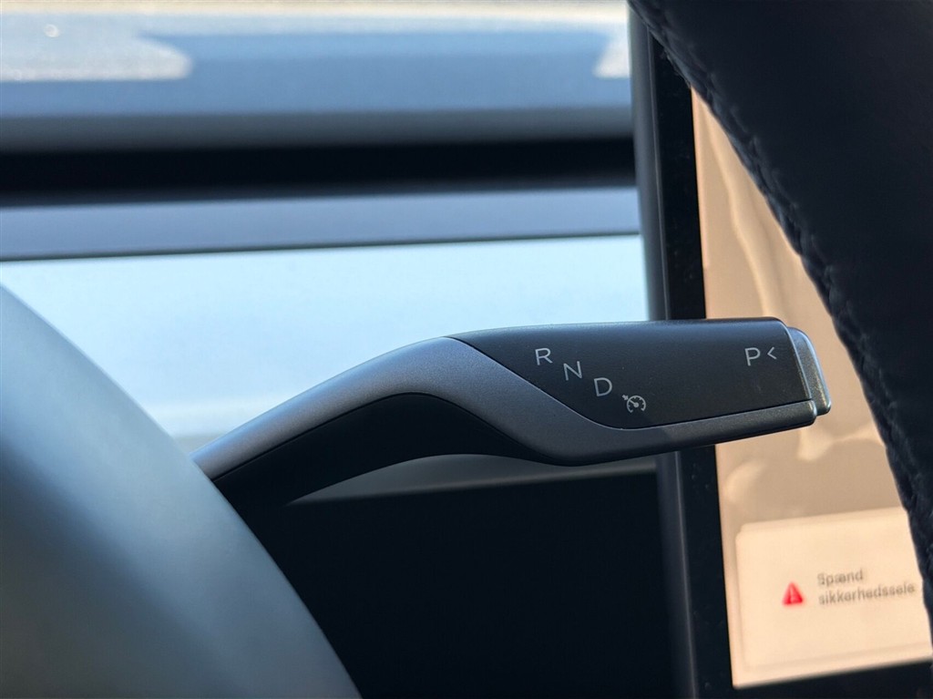 Tesla Model Y Long Range billede 15
