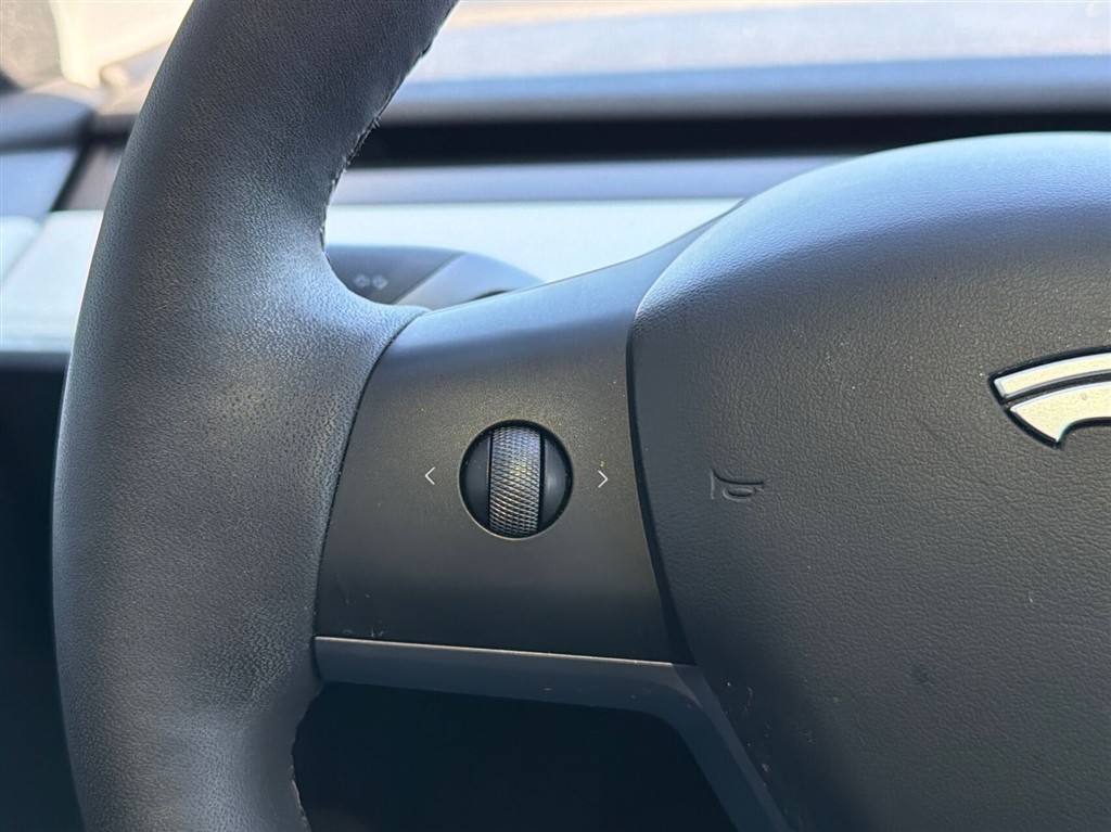 Tesla Model Y Long Range billede 17