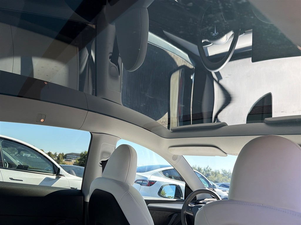 Tesla Model Y Long Range billede 22
