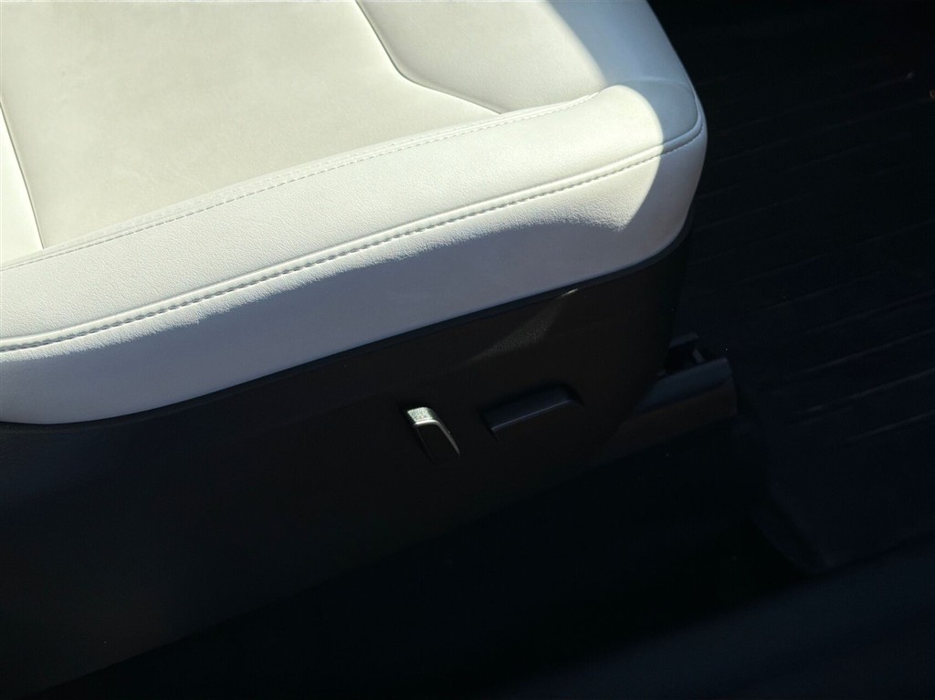 Tesla Model Y Long Range billede 23