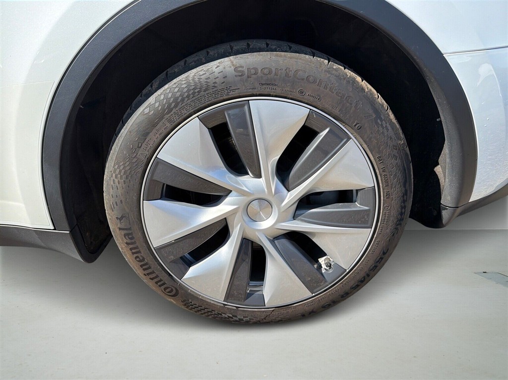 Tesla Model Y Long Range billede 8