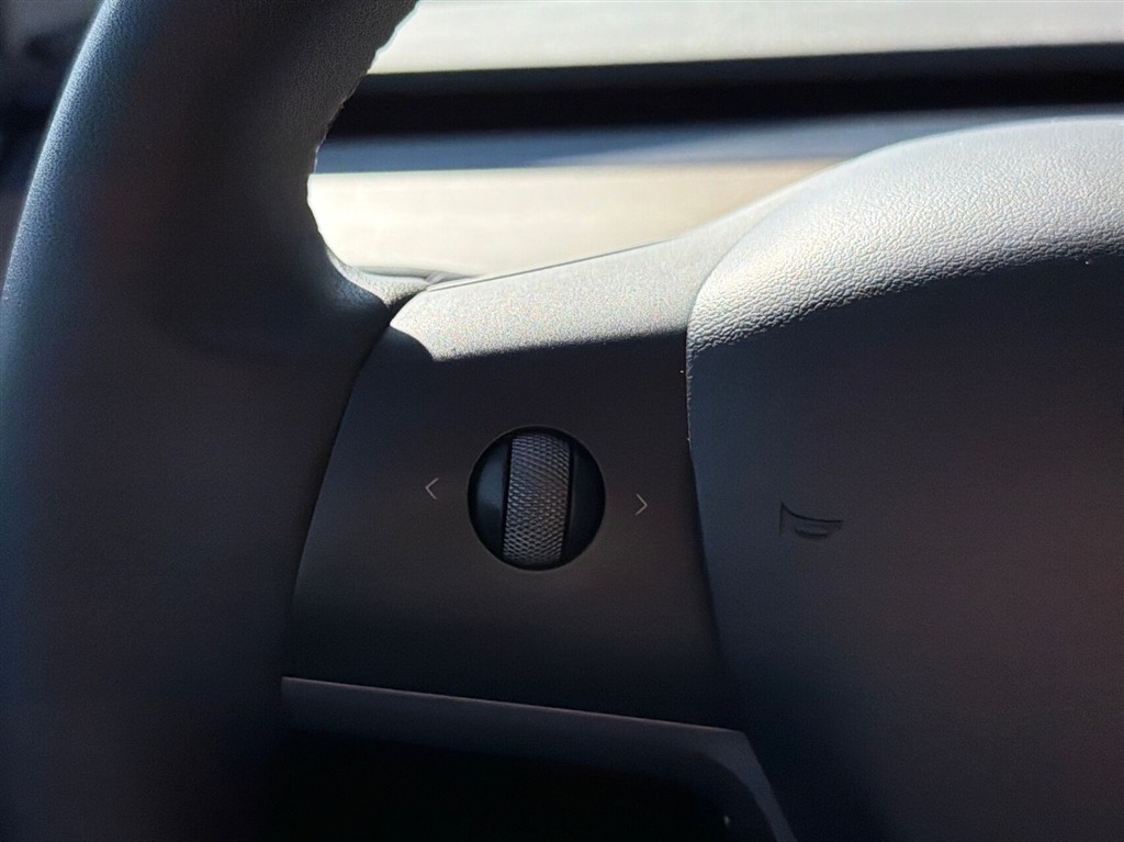 Tesla Model Y Long Range billede 17