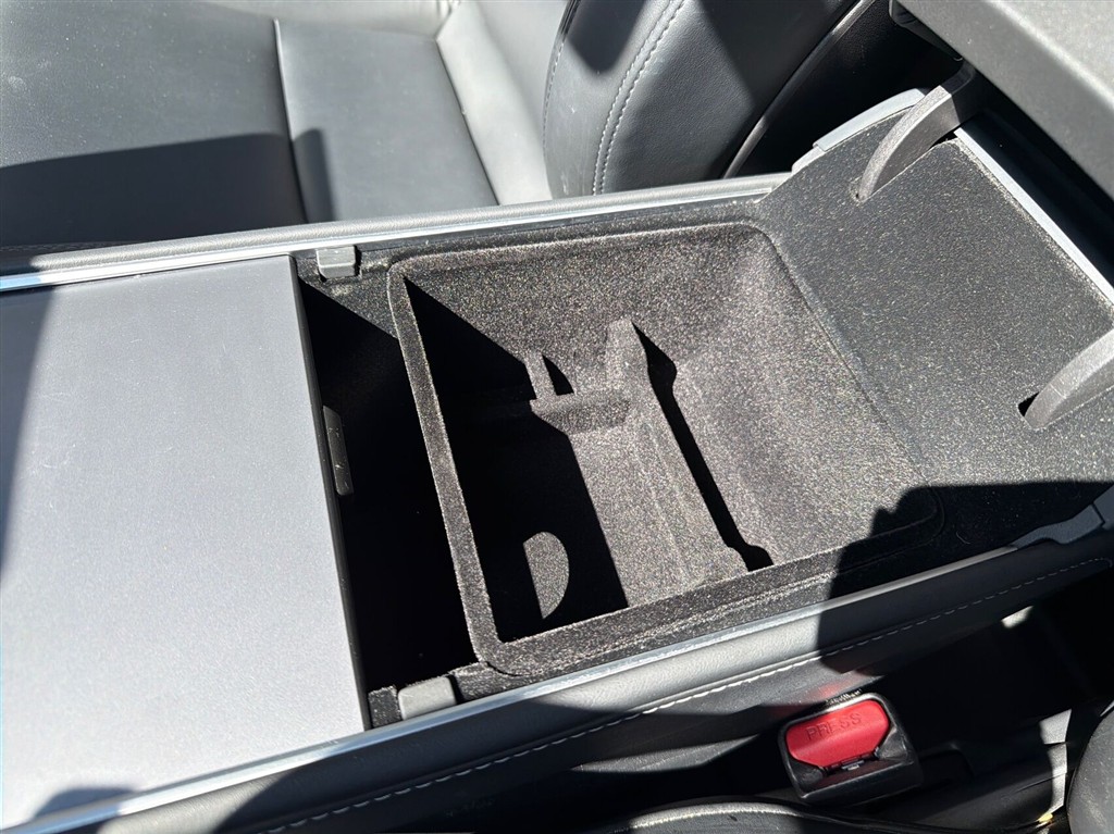 Tesla Model Y Long Range billede 23