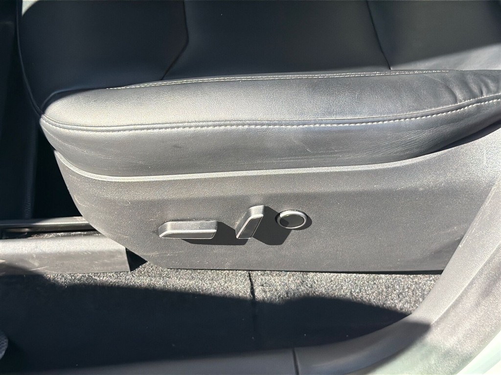 Tesla Model Y Long Range billede 24
