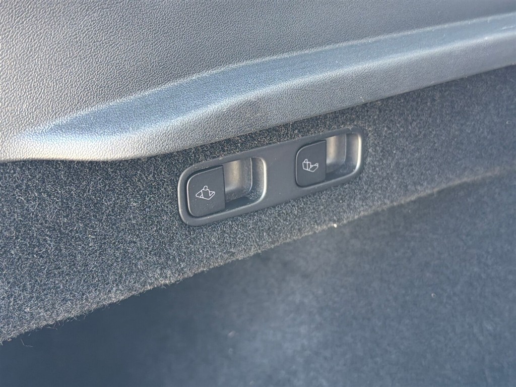 Tesla Model Y Long Range billede 26