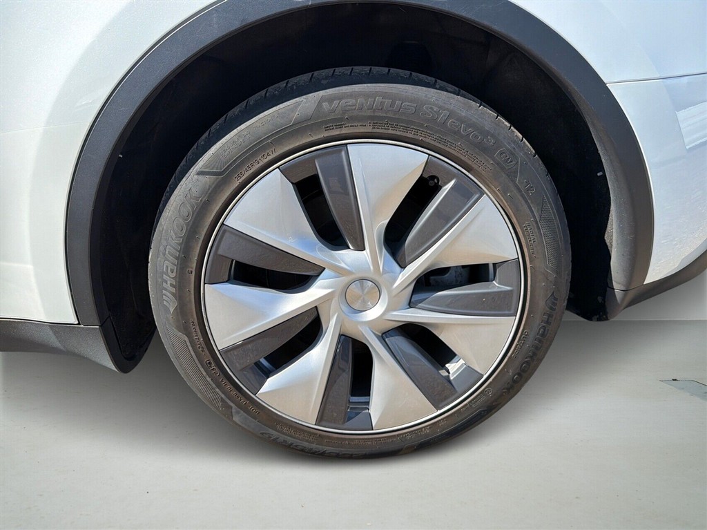 Tesla Model Y Long Range billede 8