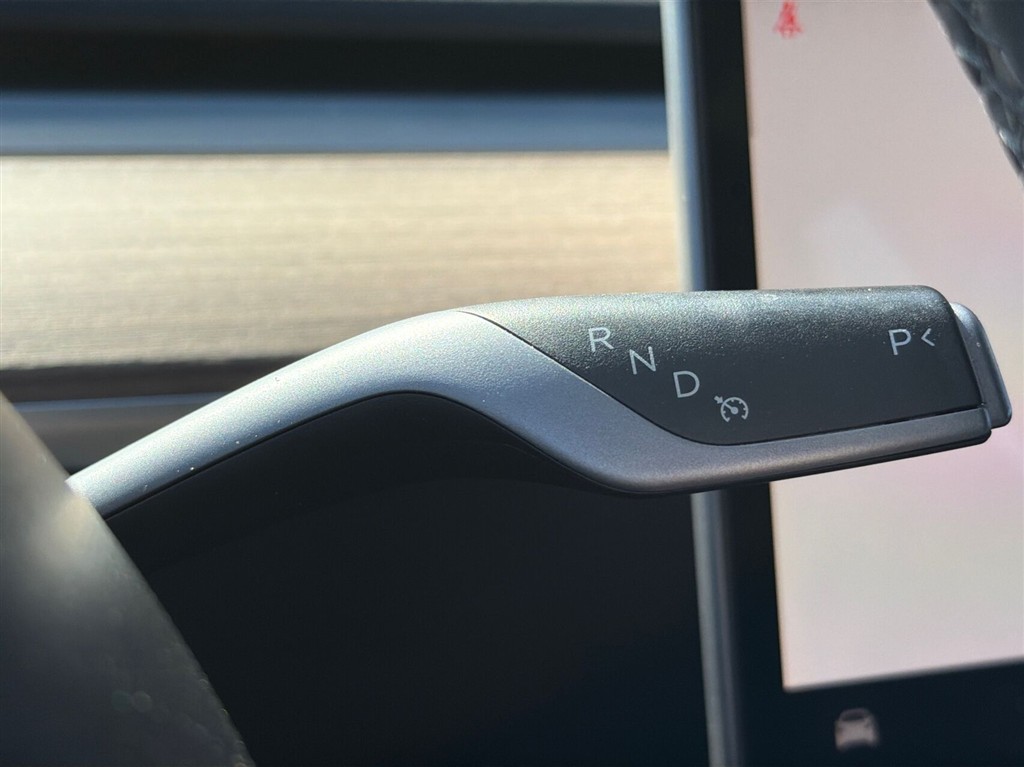 Tesla Model Y Long Range billede 15