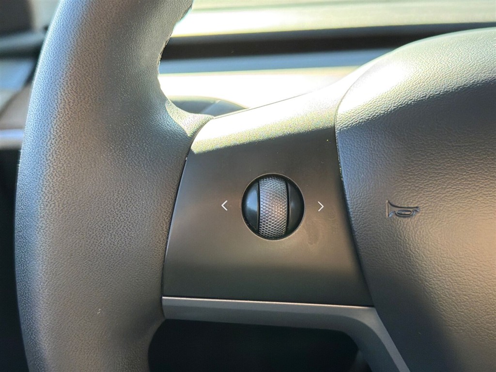 Tesla Model Y Long Range billede 17