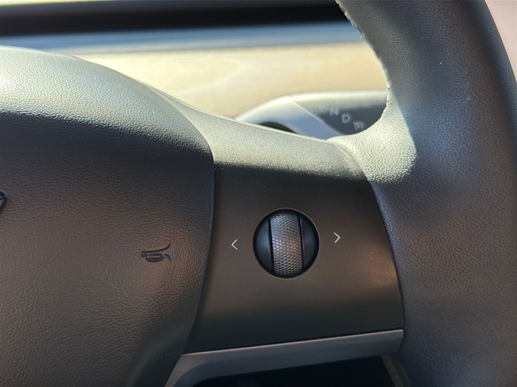 Tesla Model Y Long Range billede 18