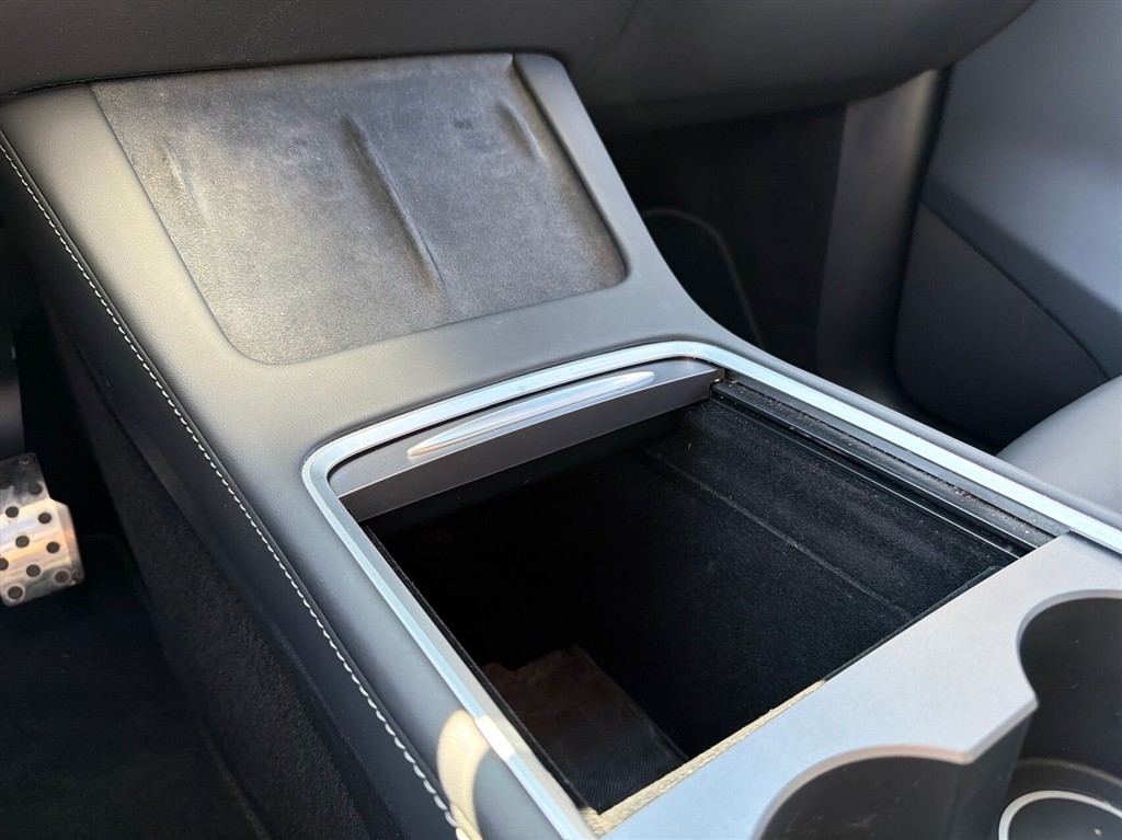 Tesla Model Y Long Range billede 22