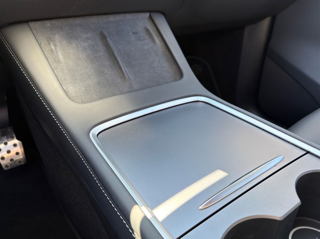 Tesla Model Y Long Range billede 23