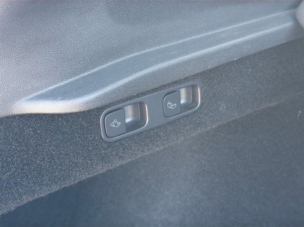 Tesla Model Y Long Range billede 26