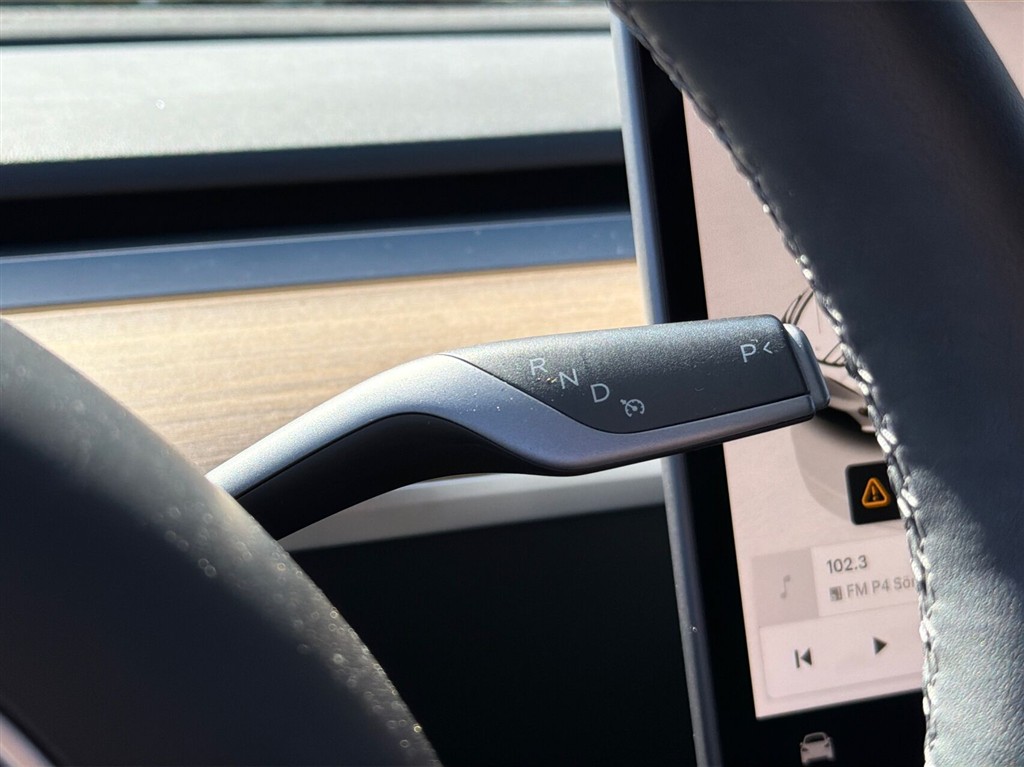 Tesla Model Y Long Range billede 15