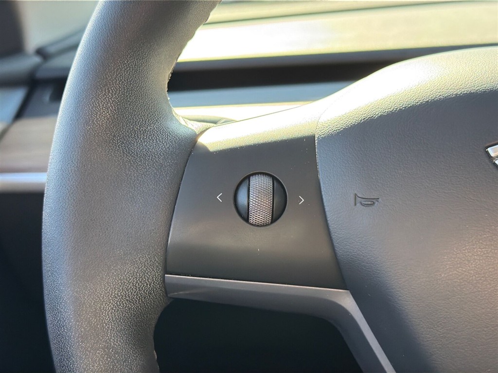 Tesla Model Y Long Range billede 17