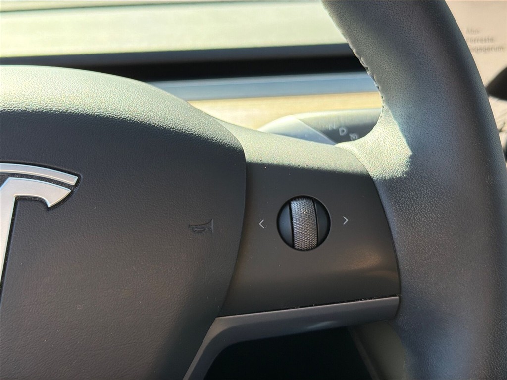 Tesla Model Y Long Range billede 18