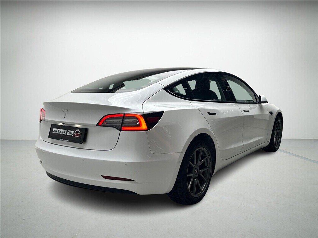Tesla Model 3 Standard Range Plus billede 2