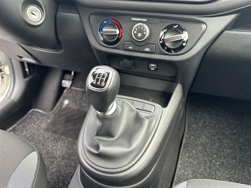Hyundai i10 Essential billede 15