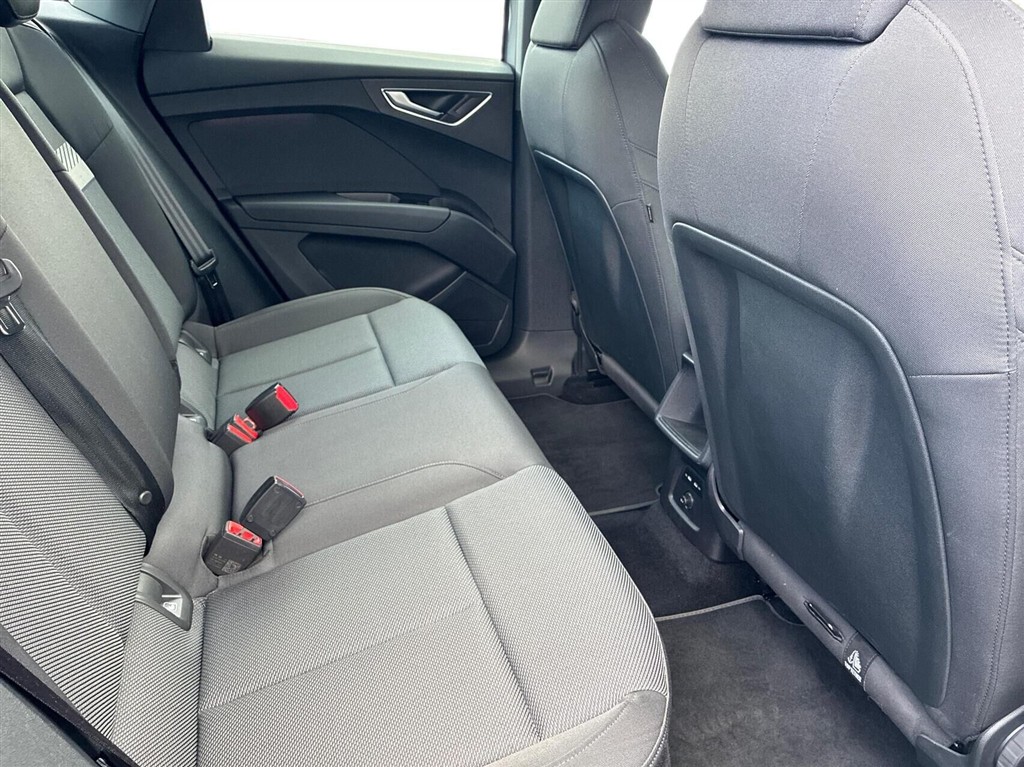 Audi Q4 S Line billede 12