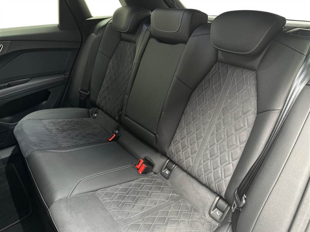 Audi Q4 S Line Edition billede 12