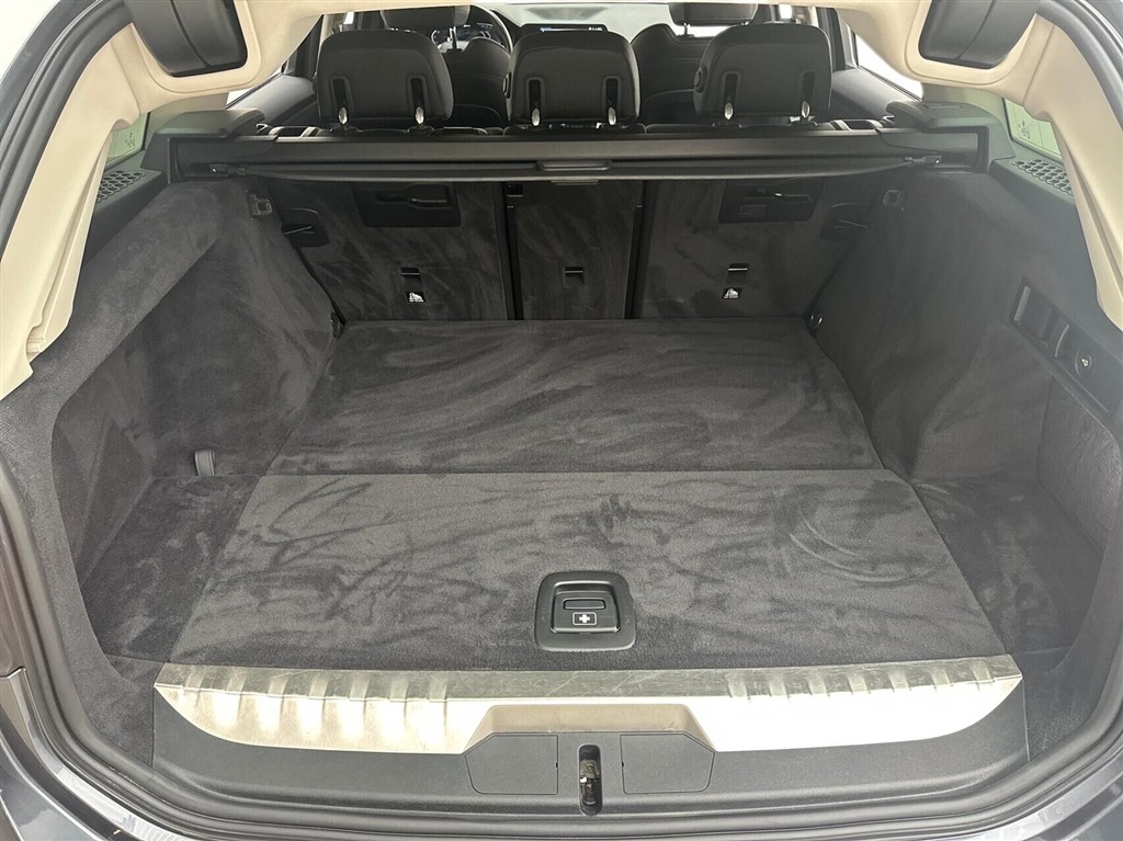 BMW 330e Sport Line billede 14