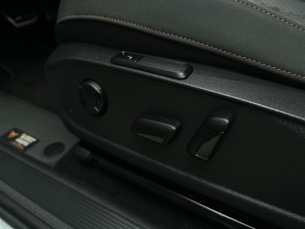 Cupra Born Dinamica Pack High billede 19