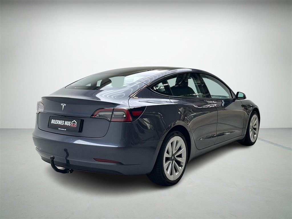 Tesla Model 3 Standard Range billede 2