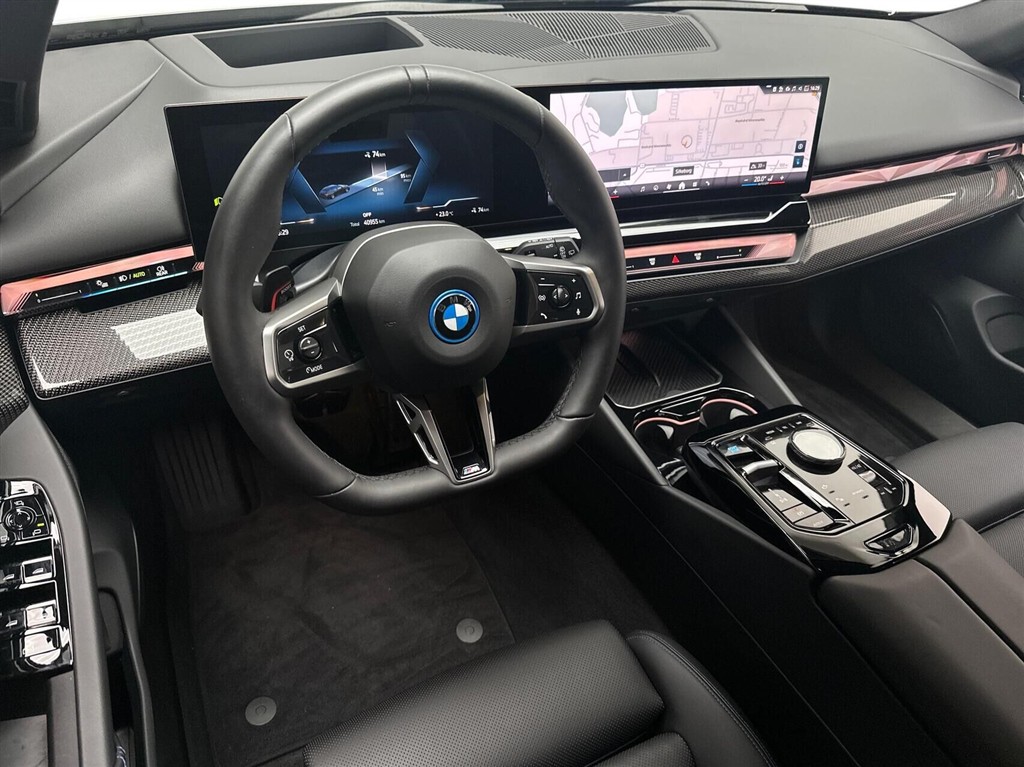 BMW i5 Fully Charged billede 3
