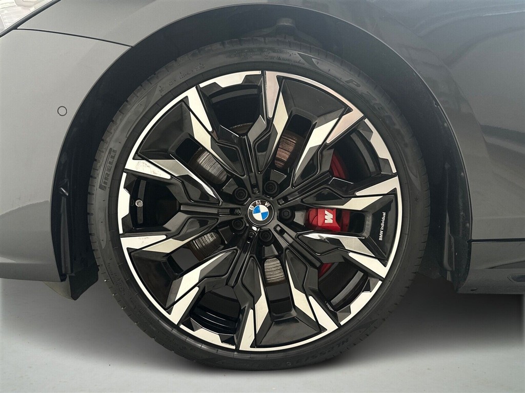 BMW i5 Fully Charged billede 8