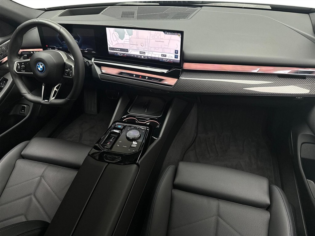 BMW i5 Fully Charged billede 10
