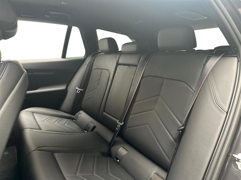 BMW i5 Fully Charged billede 12