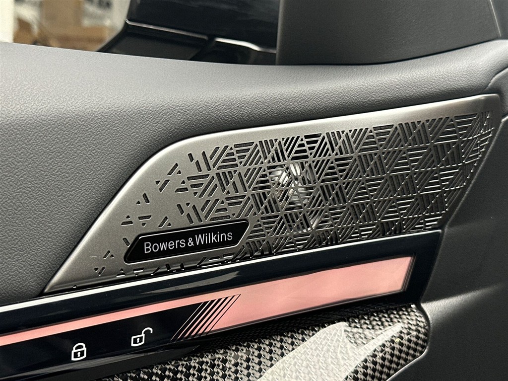 BMW i5 Fully Charged billede 19