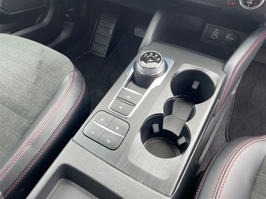 Ford Kuga ST-Line X billede 15