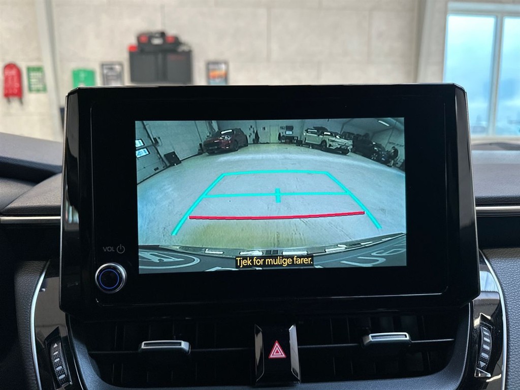 Toyota Corolla Active Smart Safety Plus billede 17