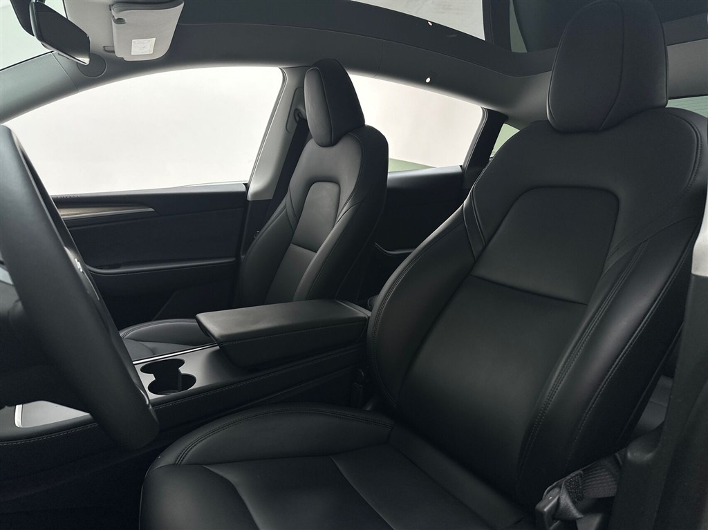 Tesla Model Y Long Range billede 19