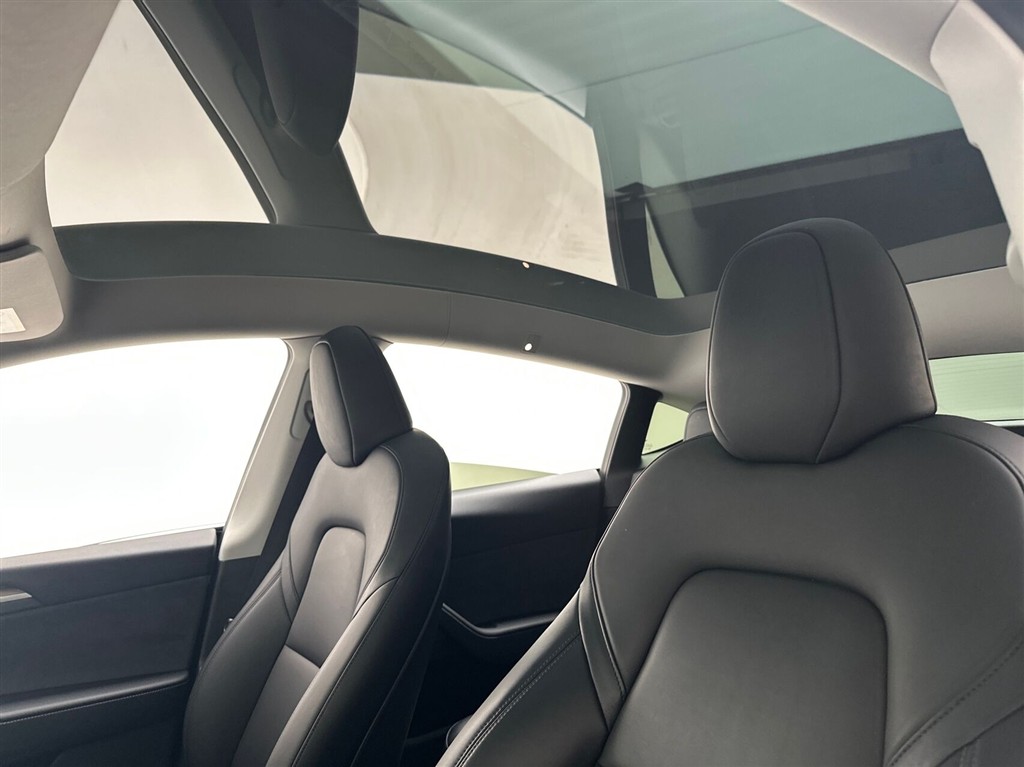 Tesla Model Y Long Range billede 21
