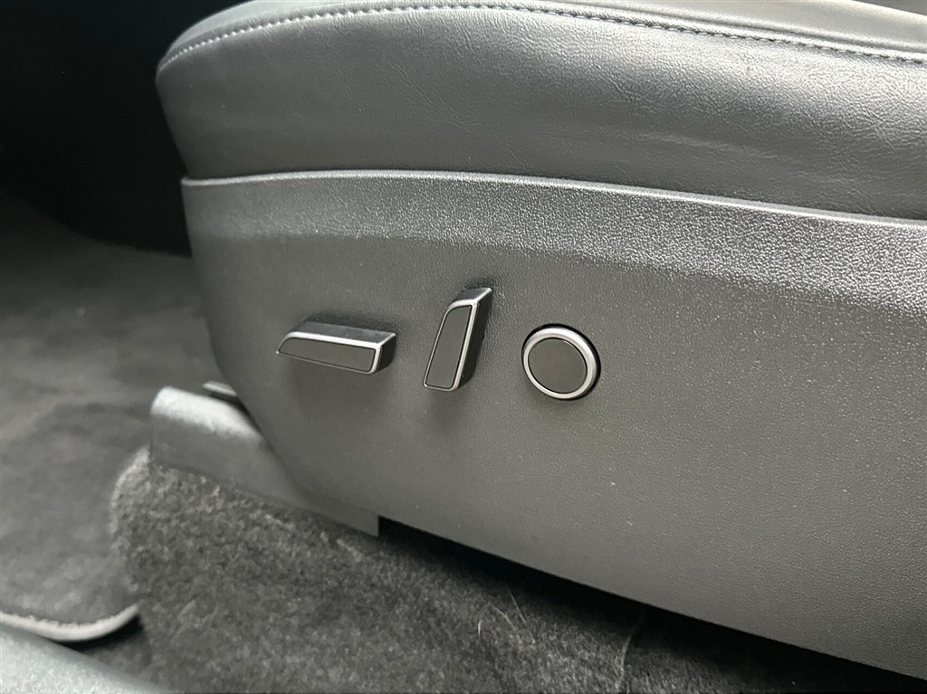 Tesla Model Y Long Range billede 22
