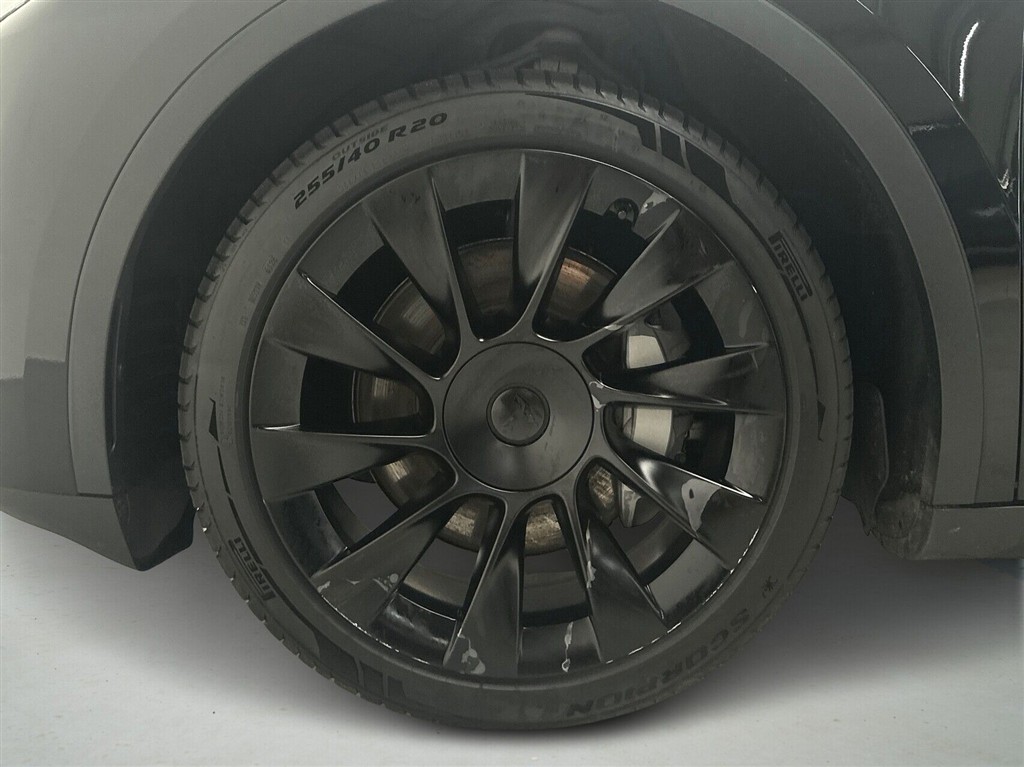 Tesla Model Y Long Range billede 9