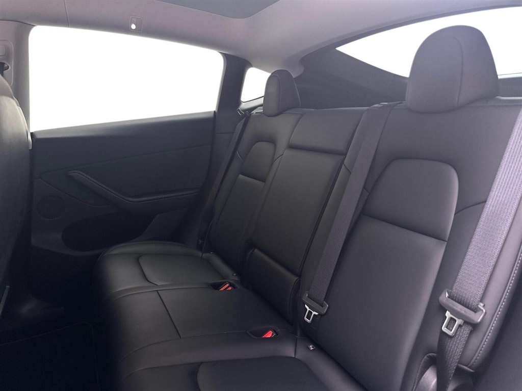 Tesla Model Y Long Range billede 13