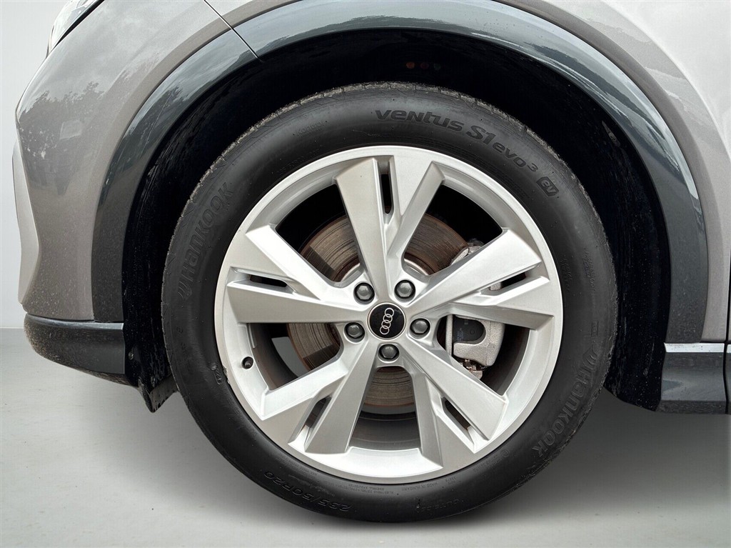 Audi Q4 S Line billede 8