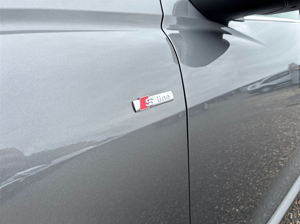 Audi Q4 S Line billede 18