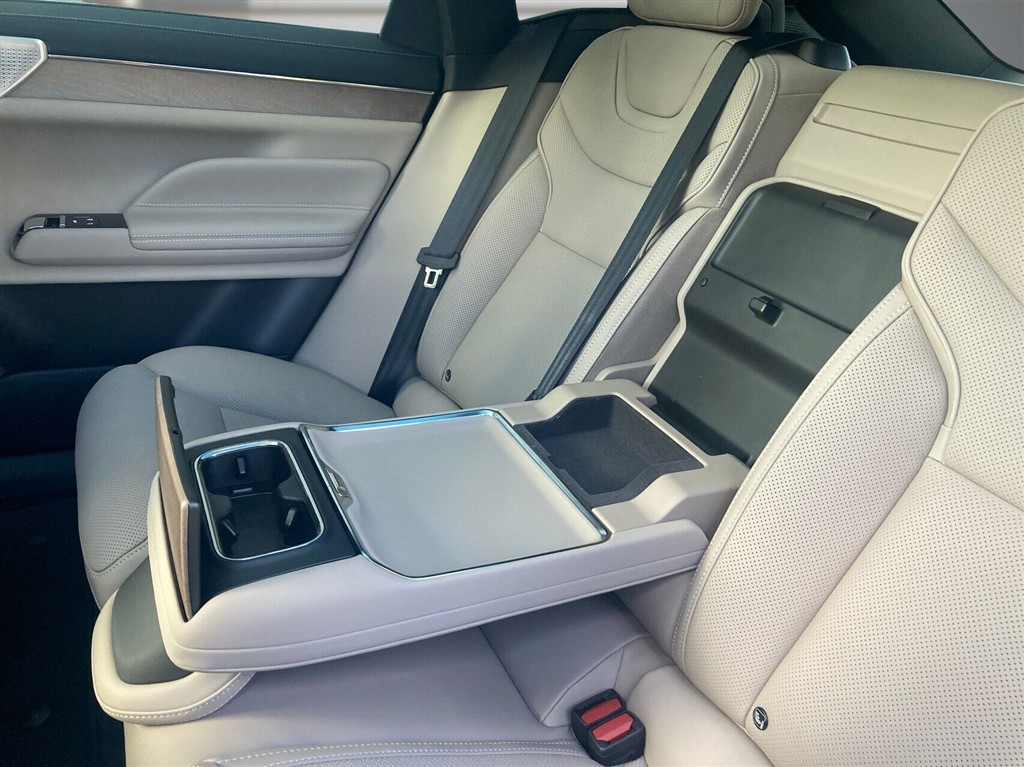 Volvo ES90 Ultra generic.image 24