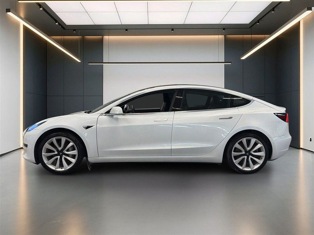 Tesla Model 3 Standard Range Plus billede 2