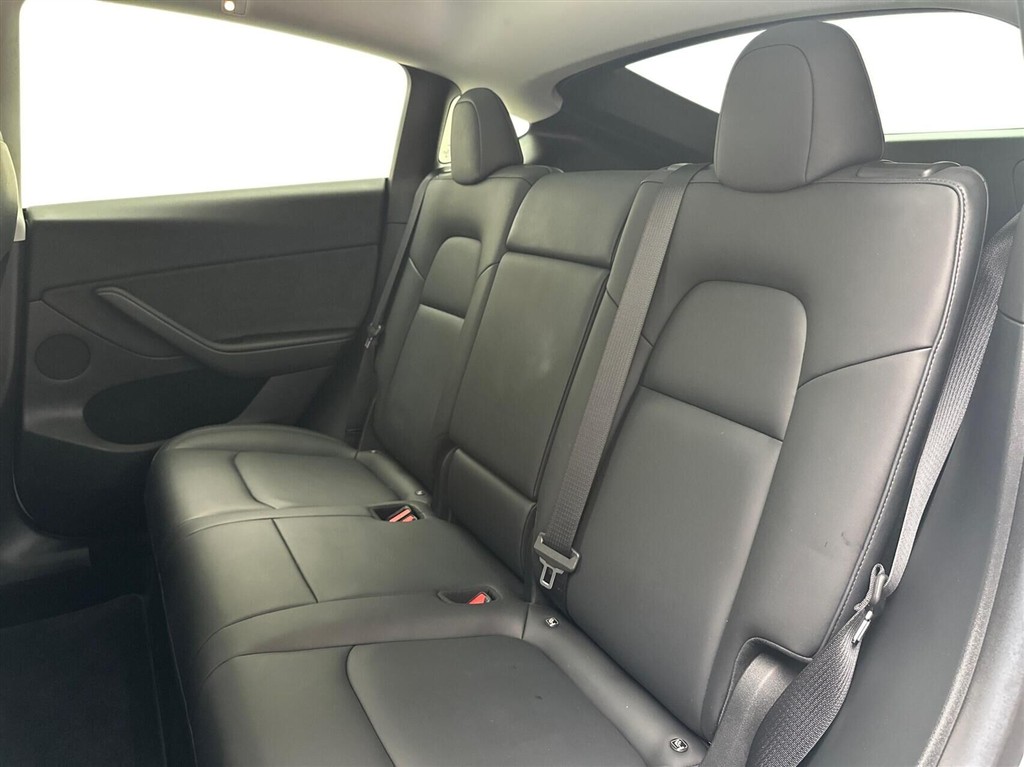 Tesla Model Y Long Range billede 13