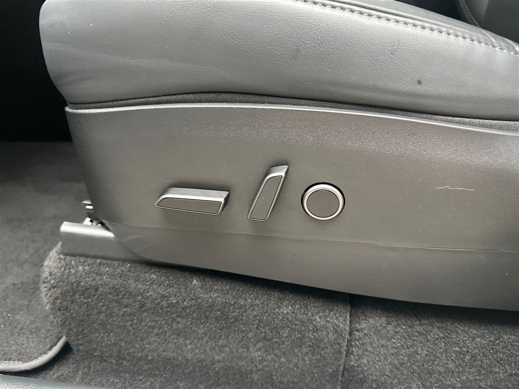 Tesla Model Y Long Range billede 18