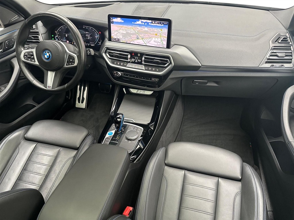 BMW iX3 Charged billede 11