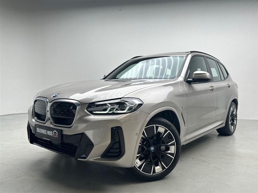 BMW iX3 Charged billede 18